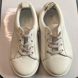 Freshly Picked White‎  Leather Sneakers